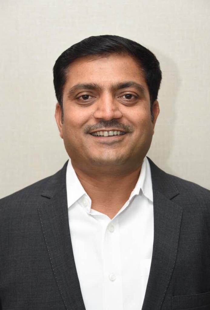 Shri Vijay Jagdishprasad Singhal (I.A.S)